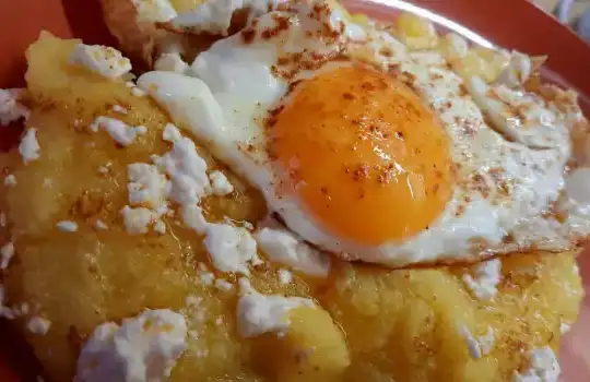 Качамак с Яйце